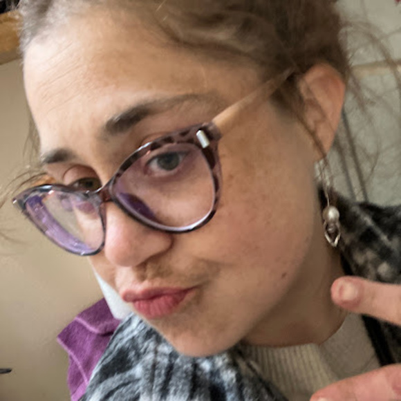 Meet your Posher, Elissa - Picture 1 of 1